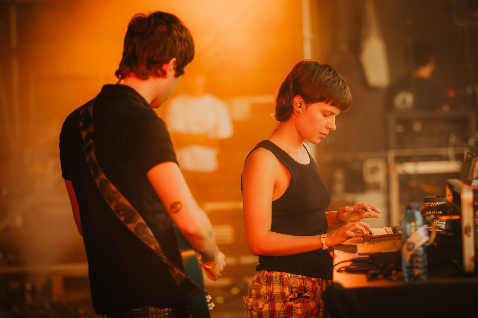 Oques Grasses, Dan Peralbo i El Comboi, Greta i DJ Trapella al Festival Ítaca Sant Joan a la platja de l'Estartit