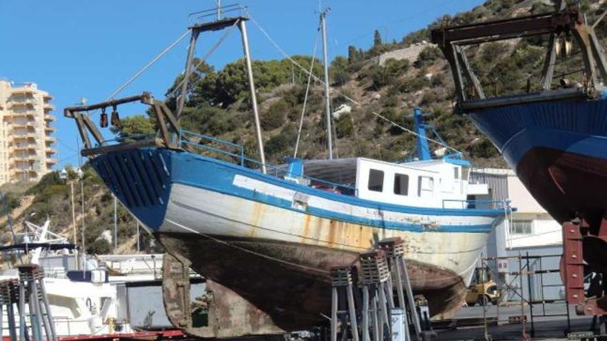 El Gandía-Pineda, en el varadero Belliure, donde se comprobaron los graves daños en su casco.