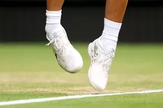Carlos Alcaraz se convierte en el quinto caballero de Wimbledon