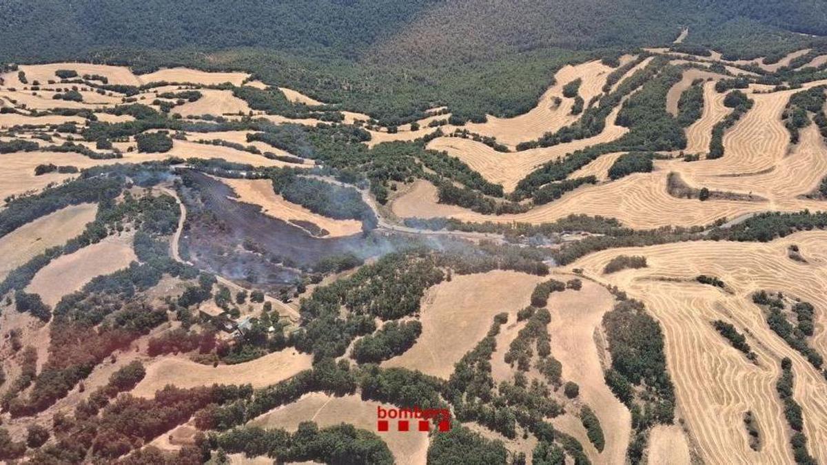 Incendi de Pinell vist des de l'helicòpter de Bombers