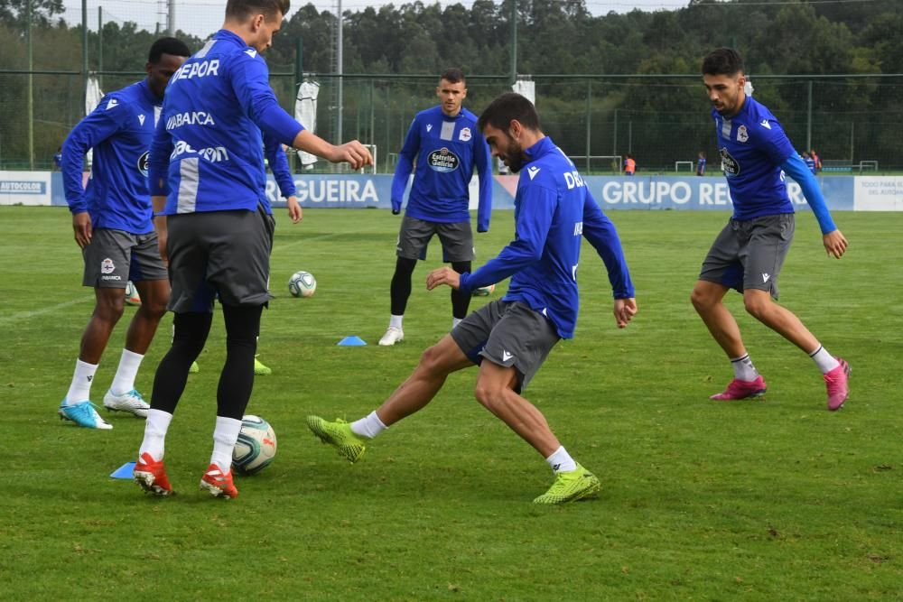 El entrenador deportivista recupera a Gaku y Lampropoulos, que regresaron de la concentración con sus selecicones. Koné ya se entrenó con el grupo.