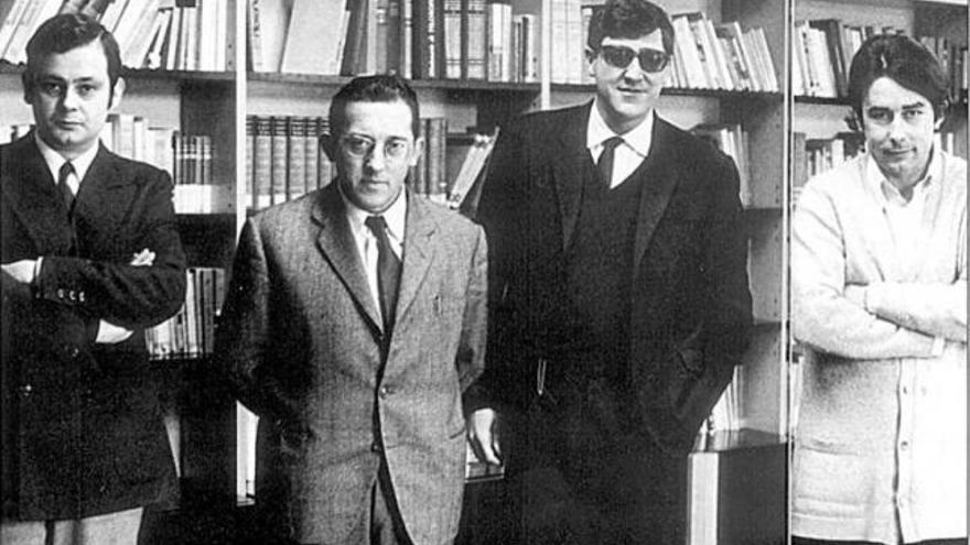 De izquierda a derecha, Vidal Peña, Gustavo Bueno, Arturo Martín y Juan Cueto, en una fotografía de José Vélez.