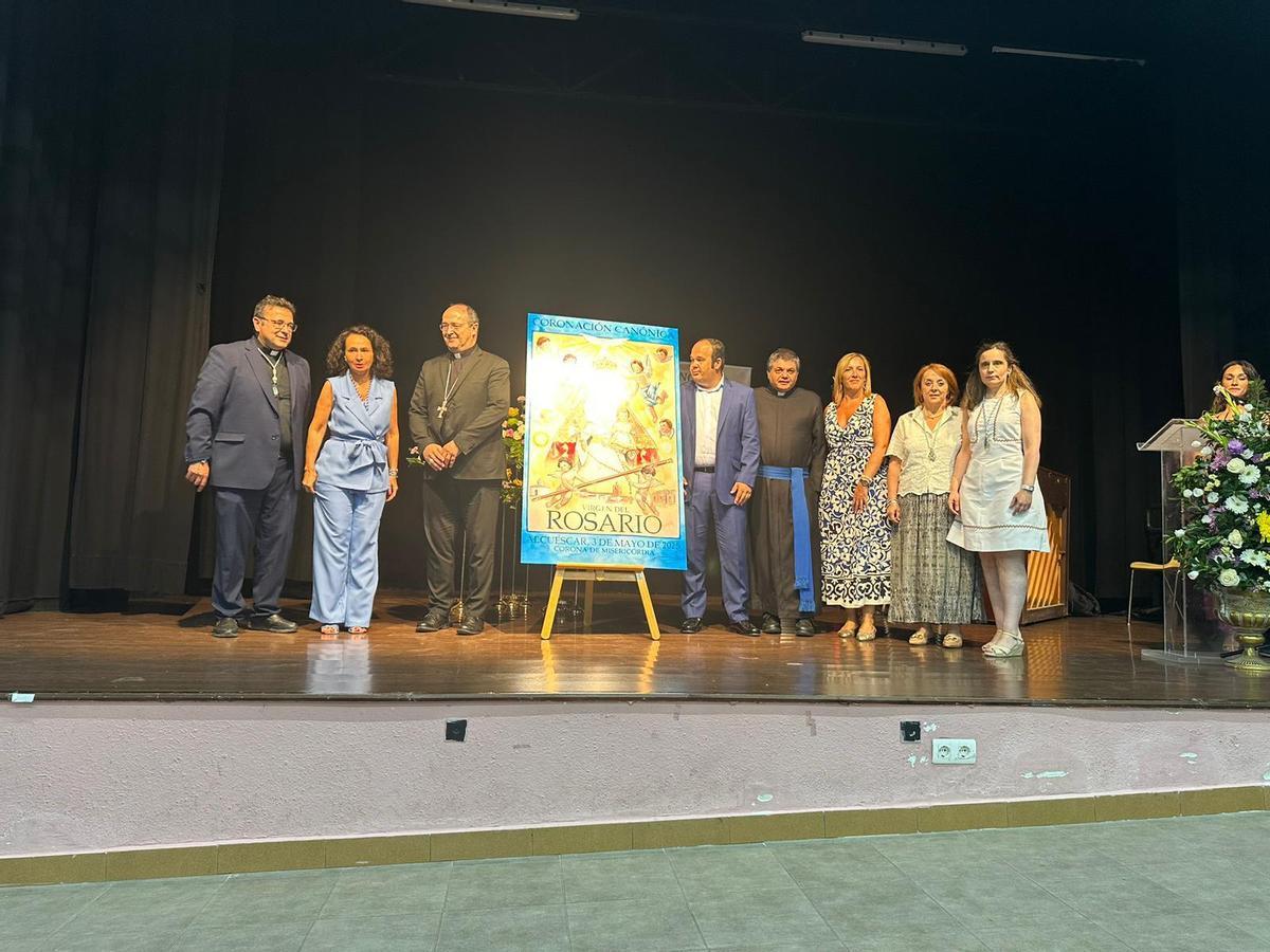 Presentación en Alcuéscar el cartel de la Coronación Canónica de la Virgen del Rosario
