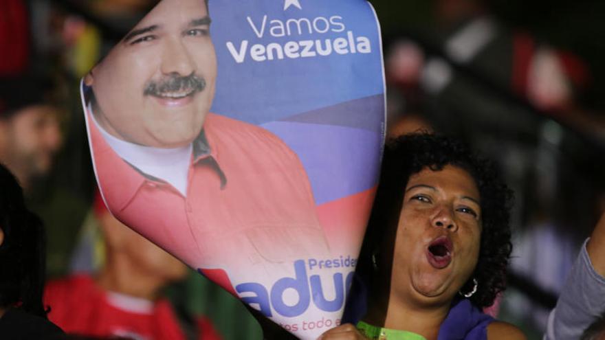 Partidaris de Maduro celebrant els resultats.