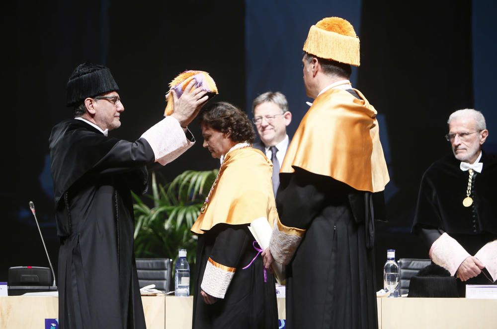 Jordi Garcés, investido doctor honoris causa por la UJI