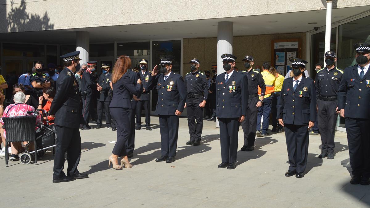 Presentacio de la Policia Local davant de la Casa de Cultura