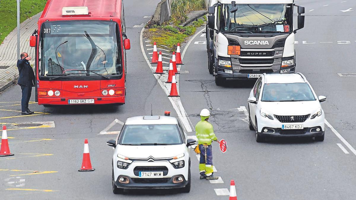 Corte de tráfico por la obra de Alfonso Molina