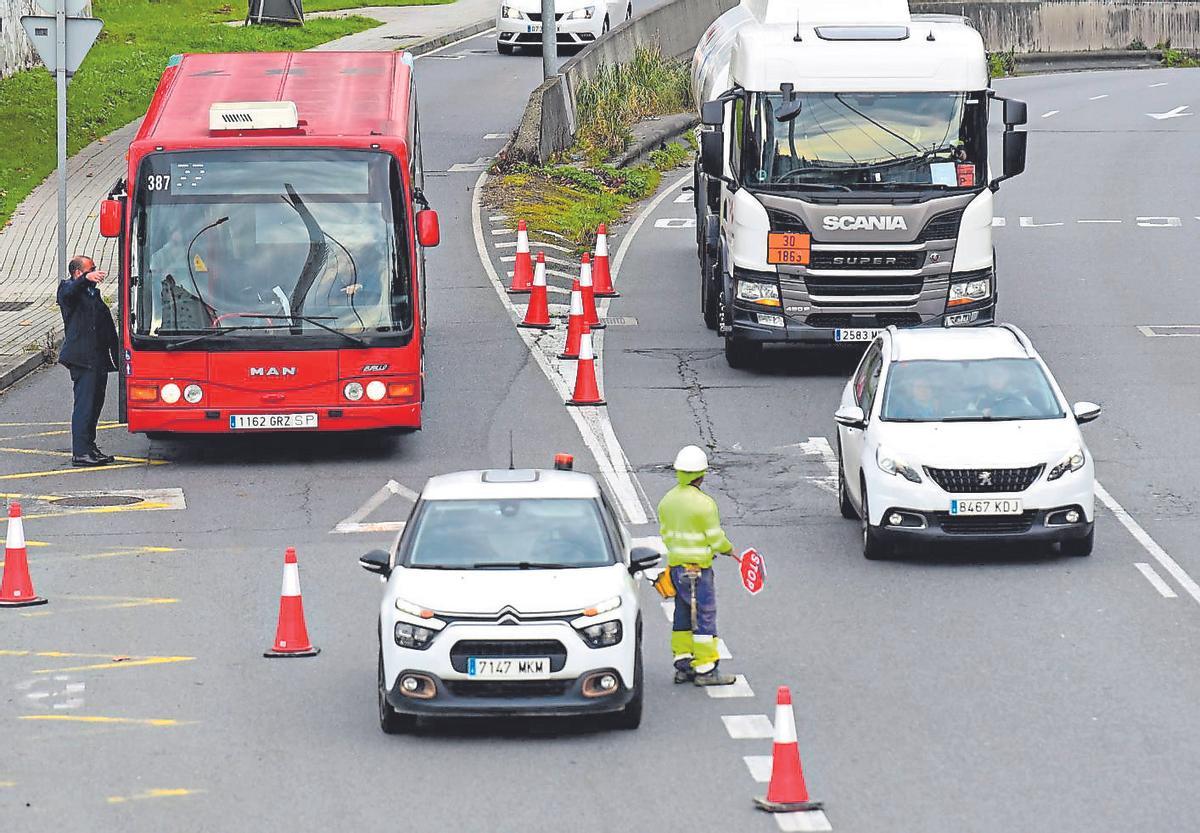 Corte de tráfico por la obra de Alfonso Molina