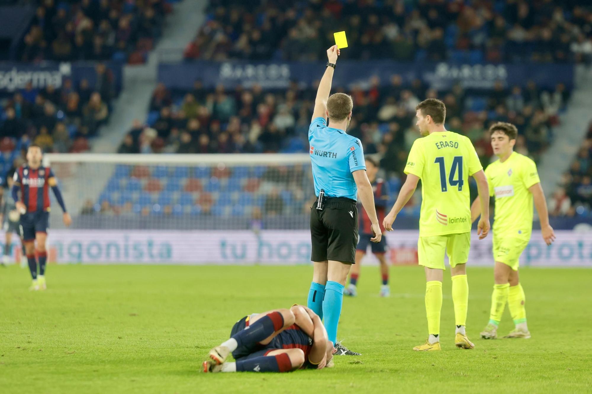 Partido de Copa del REy entre el Levante UD y el SD Amorebieta en imágenes