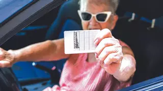 Detectan abuelas en Castellón que regalan puntos del carné de conducir