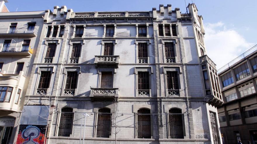 L&#039;antic edifici del Banc d&#039;Espanya, a la plaça Marquès de Camps
