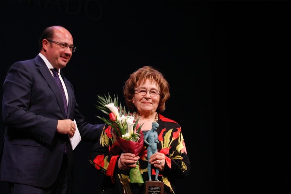 Entrega de premios del Día de la Mujer en el Romea