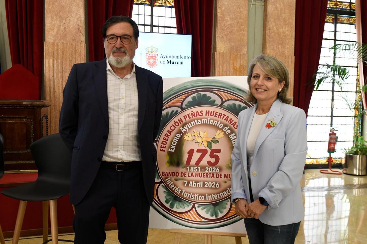 El doctor Ricardo Robles, Perráneo del Año, y Estrella Núñez Delicado, Huertana del Año.