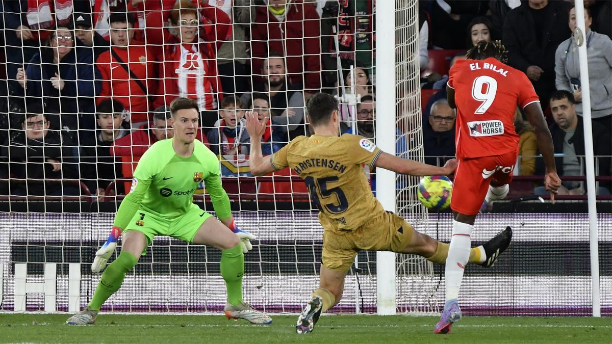 El Bilal fusió a Ter Stegen en el gol del Almería ante el Barcelona