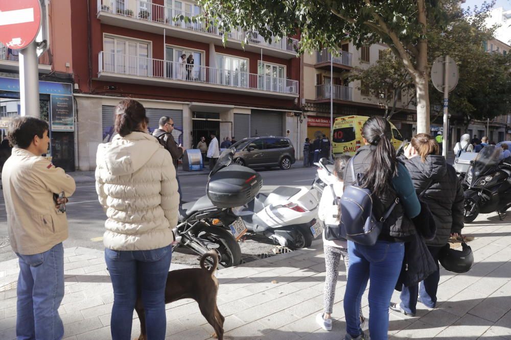 Una niña de dos años, herida al caer de un quinto piso en Palma