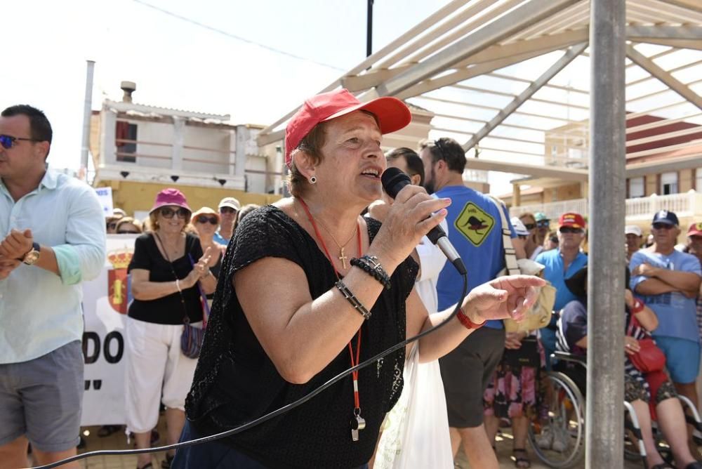 Protestas por el estado del Mar Menor en Los Nieto