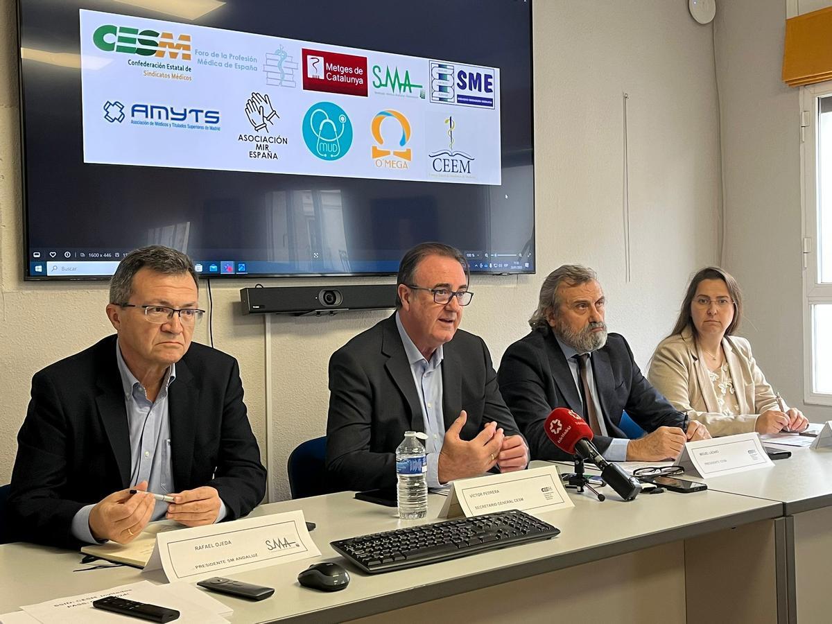 Representantes de CESM en la rueda de prensa