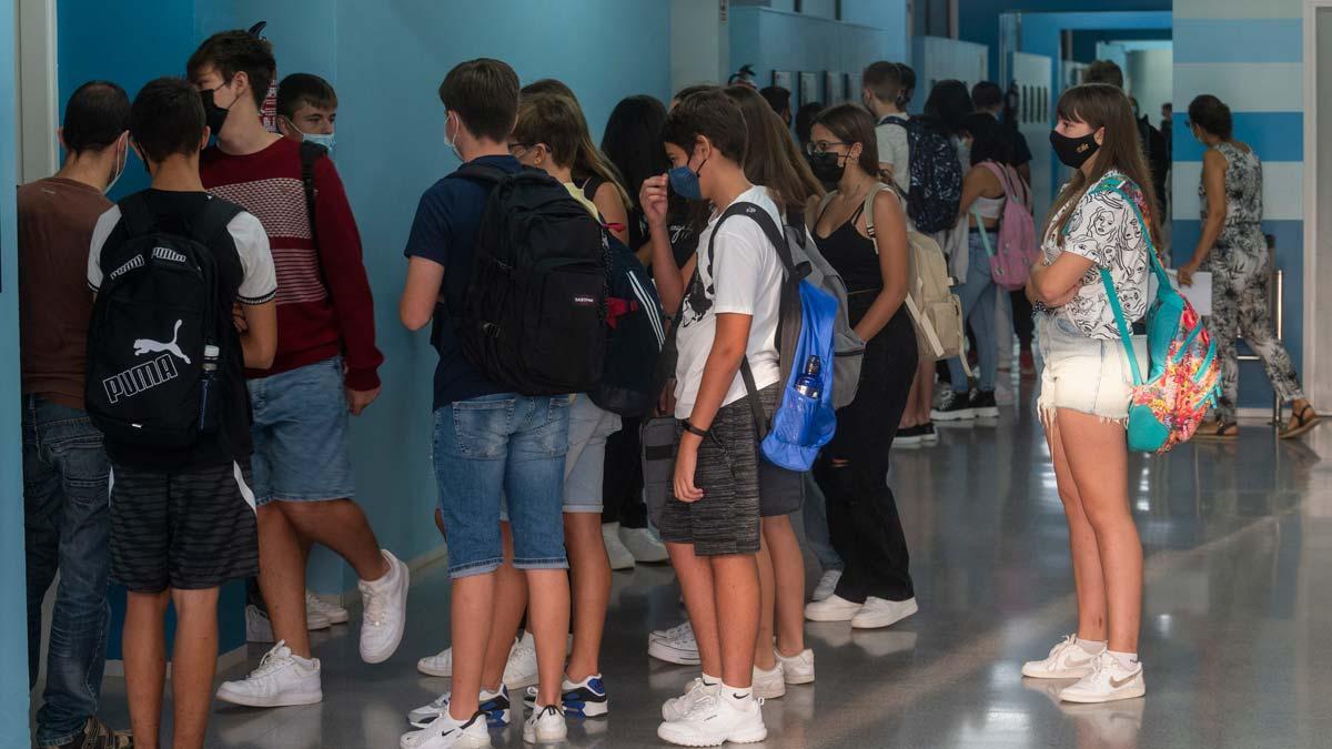 Primer día de escuela en el instituto Sol de Riu de Alcanar.