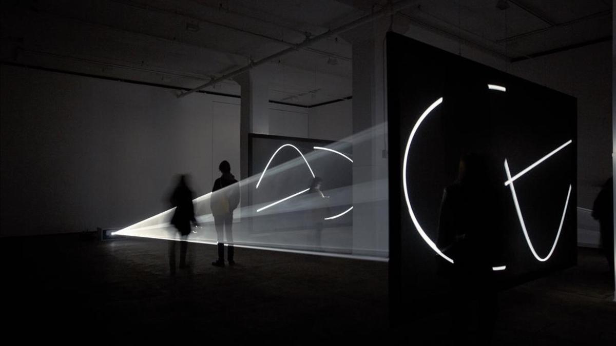 Instalación 'Face to face' (2013), de Anthony McCall.