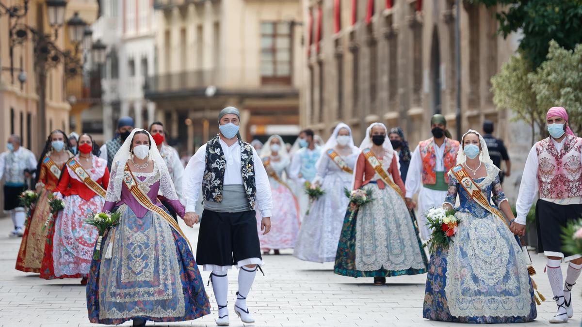 Búscate en el segundo día de Ofrenda por la calle Caballeros (entre las 17.00 y las 18.00 horas)