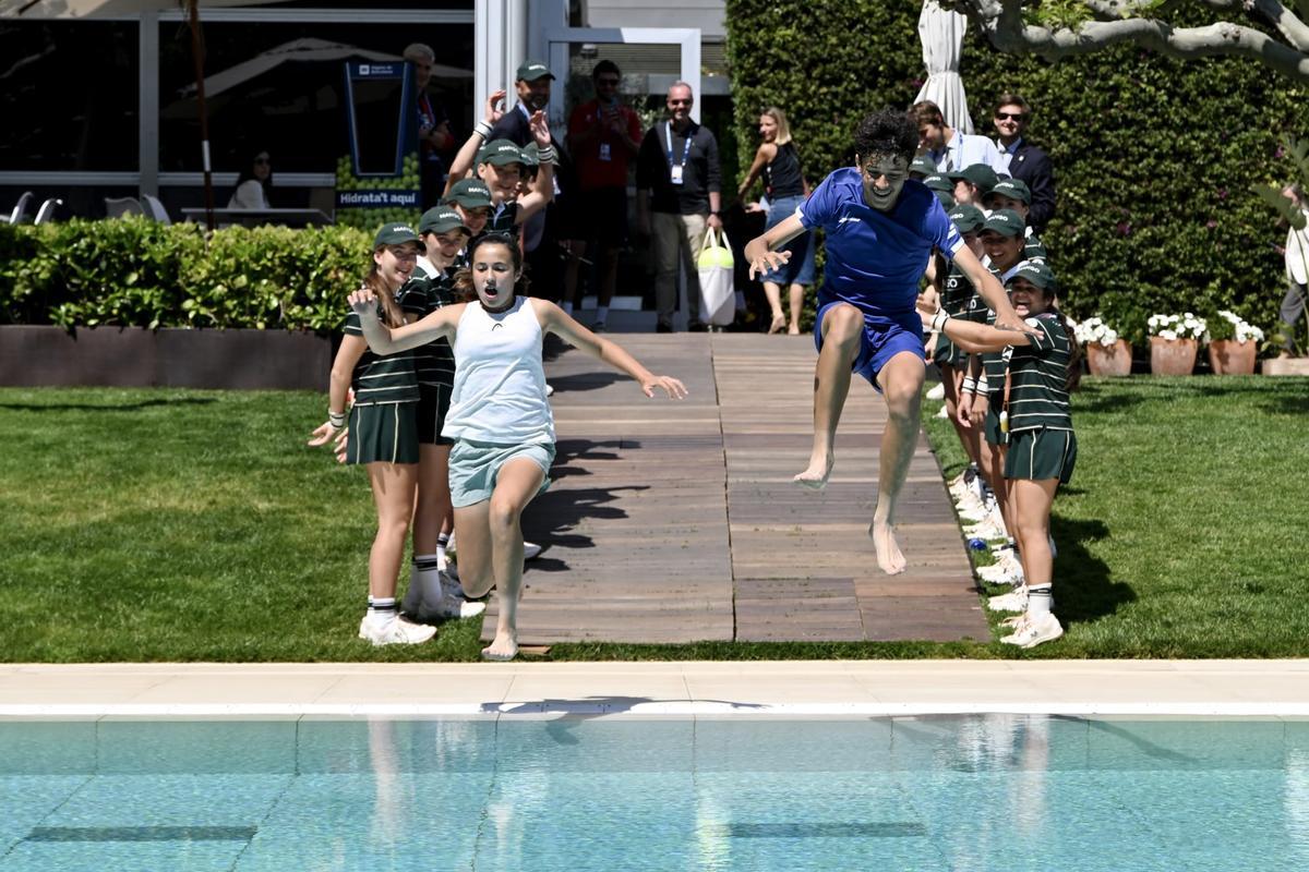 La mallorquina salta a la piscina como campeona del torneo.