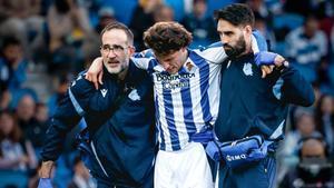 Álvaro Odriozola, tras su lesión en Anoeta ante el Real Oviedo