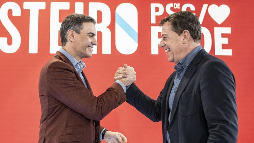 “Hay muchas papeletas para gobernar Galicia”, dice Sánchez, “y solo Besteiro para gobernar el cambio”