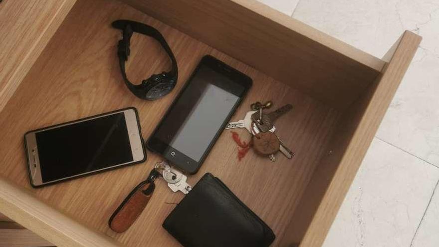 Objetos perdidos que conserva la Policía Local de Agolada.