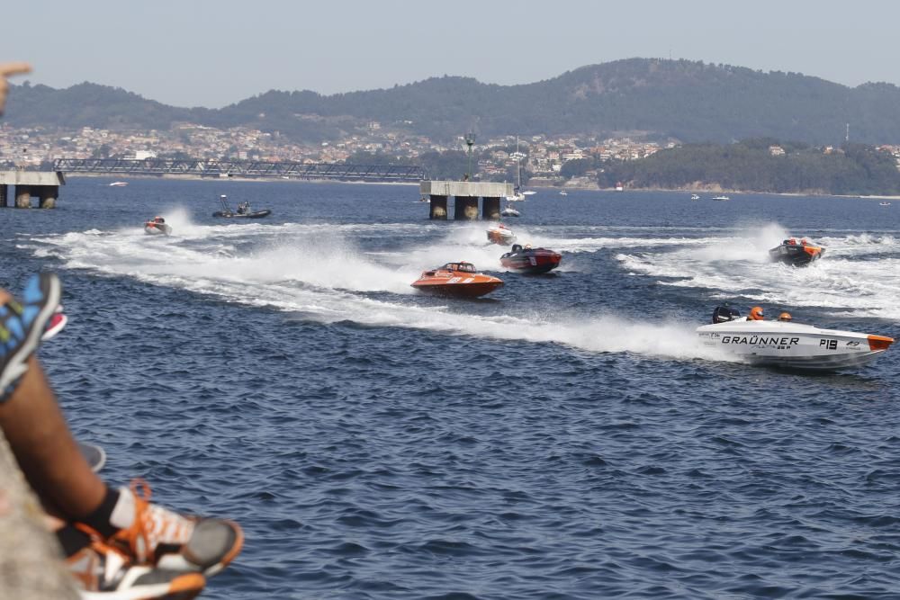 Las lanchas rugen en O Marisquiño 2017 en Vigo