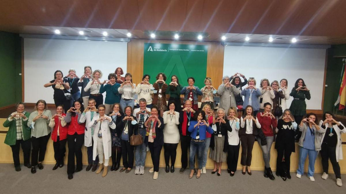 Voluntarios del Hospital Costa del Sol, en el salón de actos del centro sanitario.  | L.O.