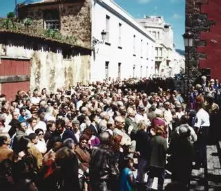 El hermano Ramón llenó las aulas y también la calle Viana en 2001