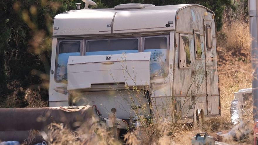 El hombre que se ocultaba en una caravana en Novelda murió por causas naturales