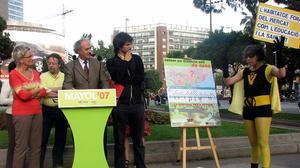 Vídeo sobre l’’escrache’ d’Ada Colau a un acte de campanya d’Imma Mayol, en les municipals del 2007.