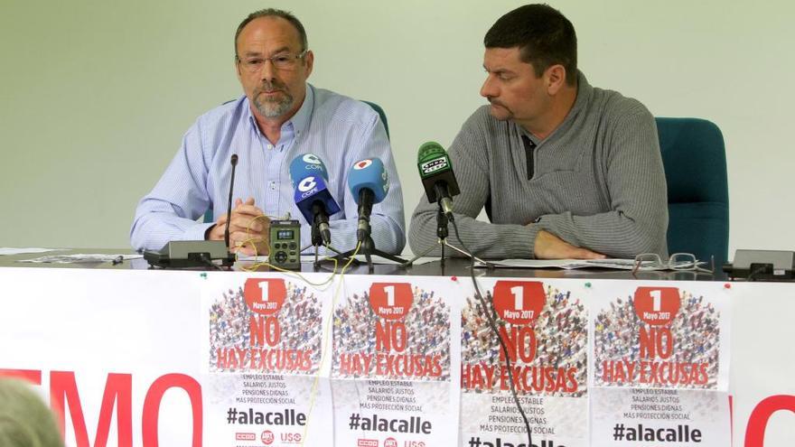 Andreu (i.) e Ibarra (d.) ayer durante la presentación.