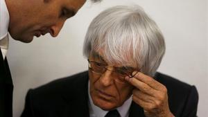 Bernie Ecclestone, con su abogado Norbert Scharf.