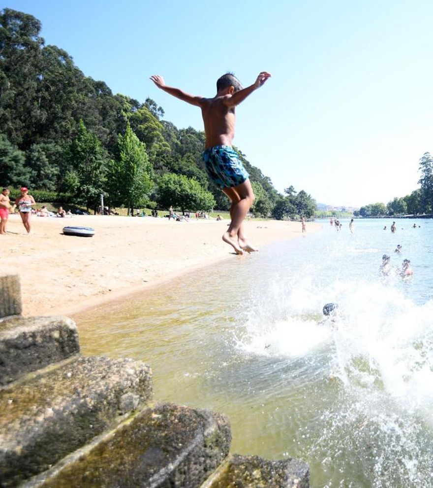 Diez playas en las Rías Baixas para huir de la fría bruma en la costa