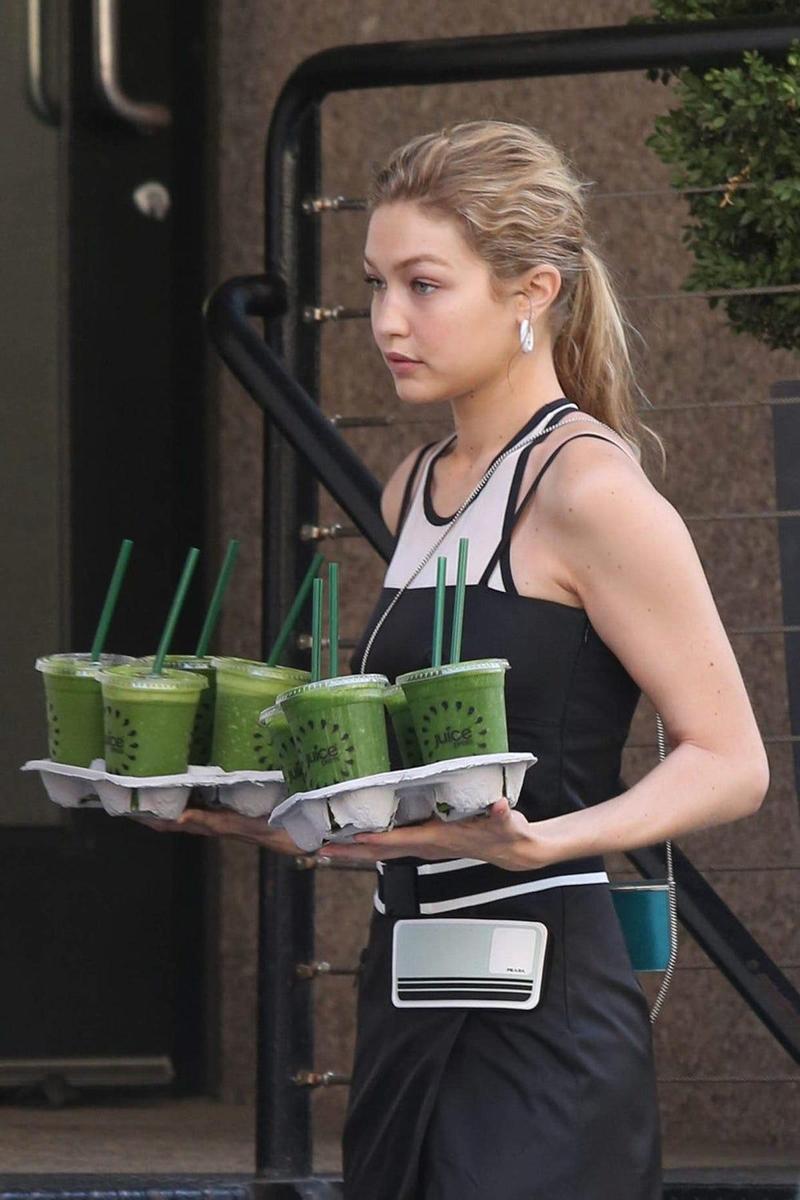Gigi Hadid bebida verde