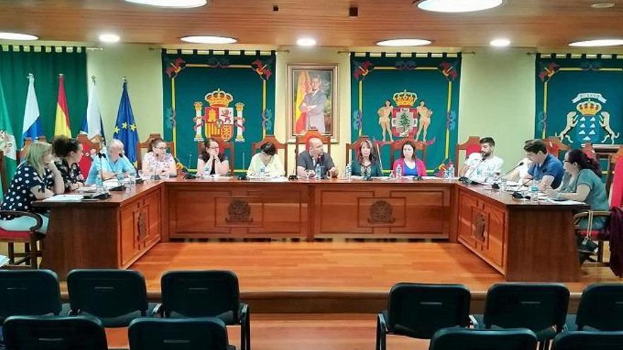 Sesión plenaria en el Ayuntamiento de La Guancha