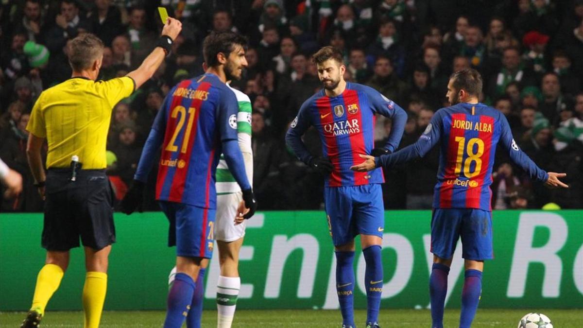 Los árbitros no perdonan a Gerard Piqué sus críticas