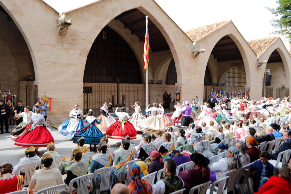 Homenaje a la Senyera de las fallas del Marítimo