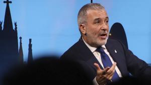 Collboni defensa reformar la reserva del 30 % perquè la construcció creixi