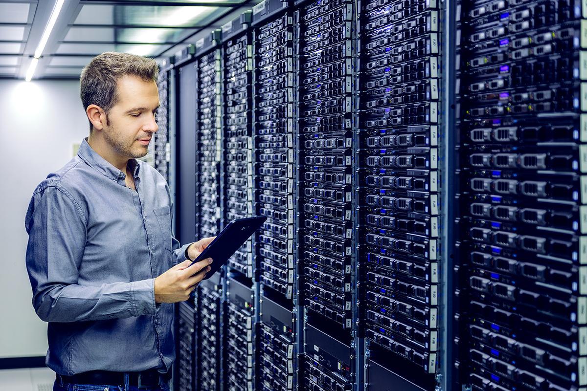 Miguel Alayón, responsable de la gestión de los Centros de Datos de Dinahosting