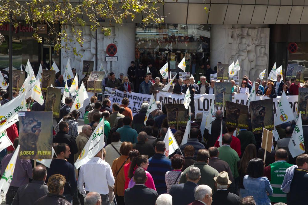 La Alianza se manifiesta en contra del lobo