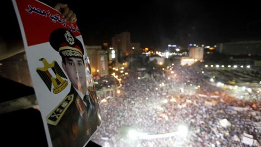 Enfrentamientos entre el ejército y los manifestantes