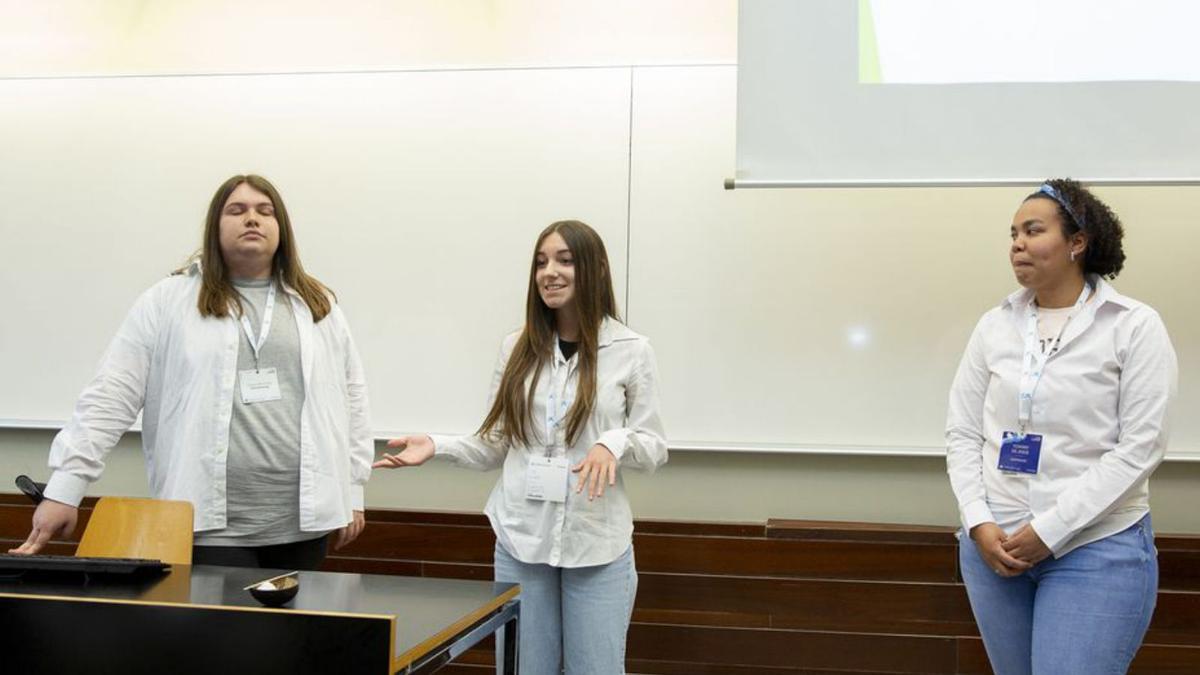 Alumnos de Nebrija que han ganado el viaje.   | // L. O.