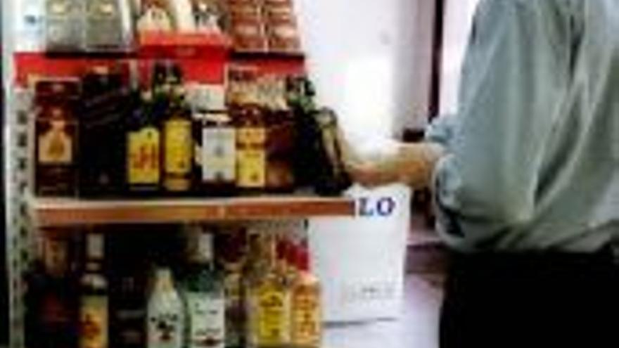 El consistorio prohíbe vender y beber alcohol en las calles