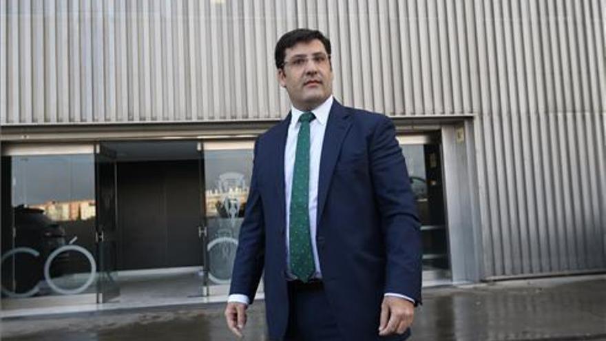 Jesús León se habría apoderado de &quot;importantes sumas del Córdoba CF en beneficio propio&quot;, según el auto del juez