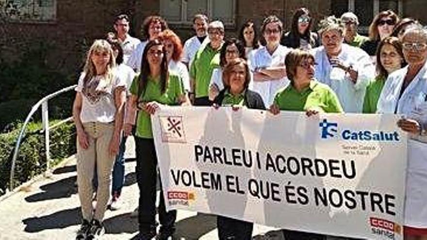 Treballadors del Centre Sanitari manifestant-se, ahir