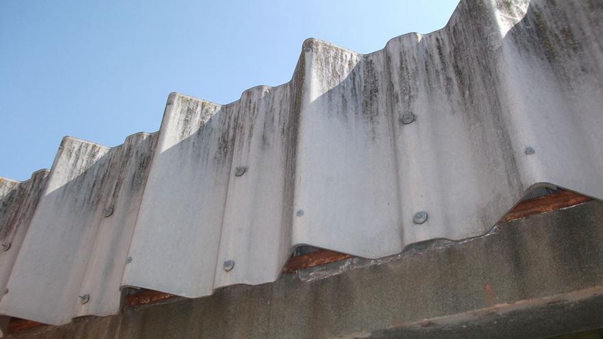 La federació de barris de Manresa lamenta que ja fa un any que espera solucions de l'Ajuntament sobre l'amiant