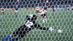 El penalti decisivo de Brehme en la final ante Argentina.